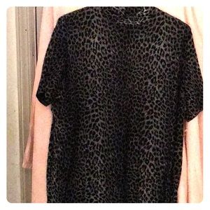 Leopard print shirt-sleeve top